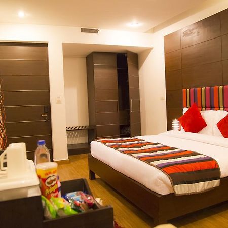 Hotel La Suite Нью-Делі Екстер'єр фото