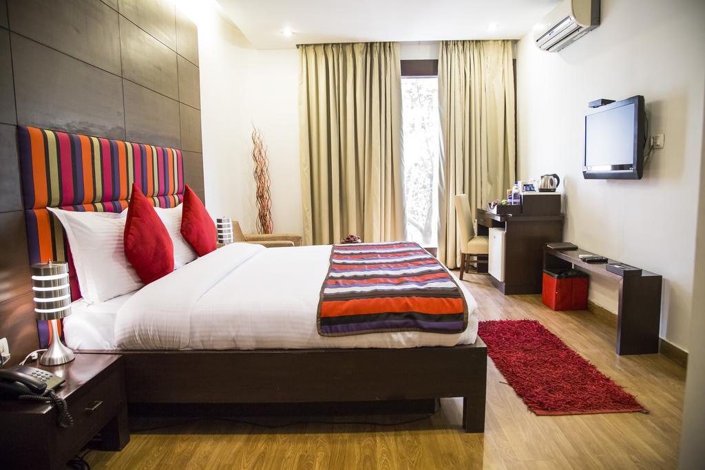 Hotel La Suite Нью-Делі Екстер'єр фото