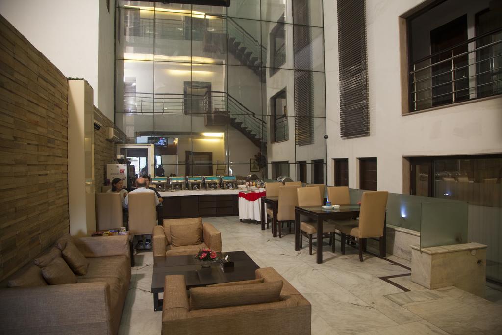 Hotel La Suite Нью-Делі Екстер'єр фото