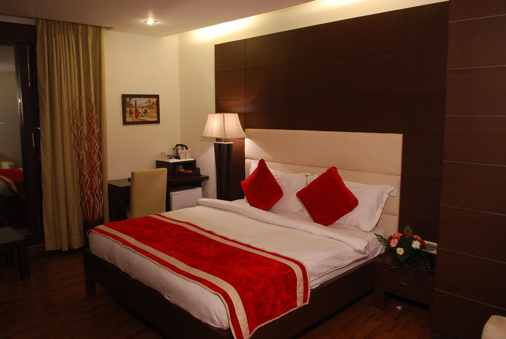 Hotel La Suite Нью-Делі Екстер'єр фото
