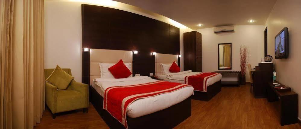 Hotel La Suite Нью-Делі Екстер'єр фото